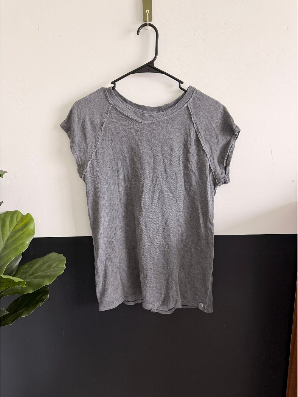 Women's Gray Short Sleeve Crewneck Top